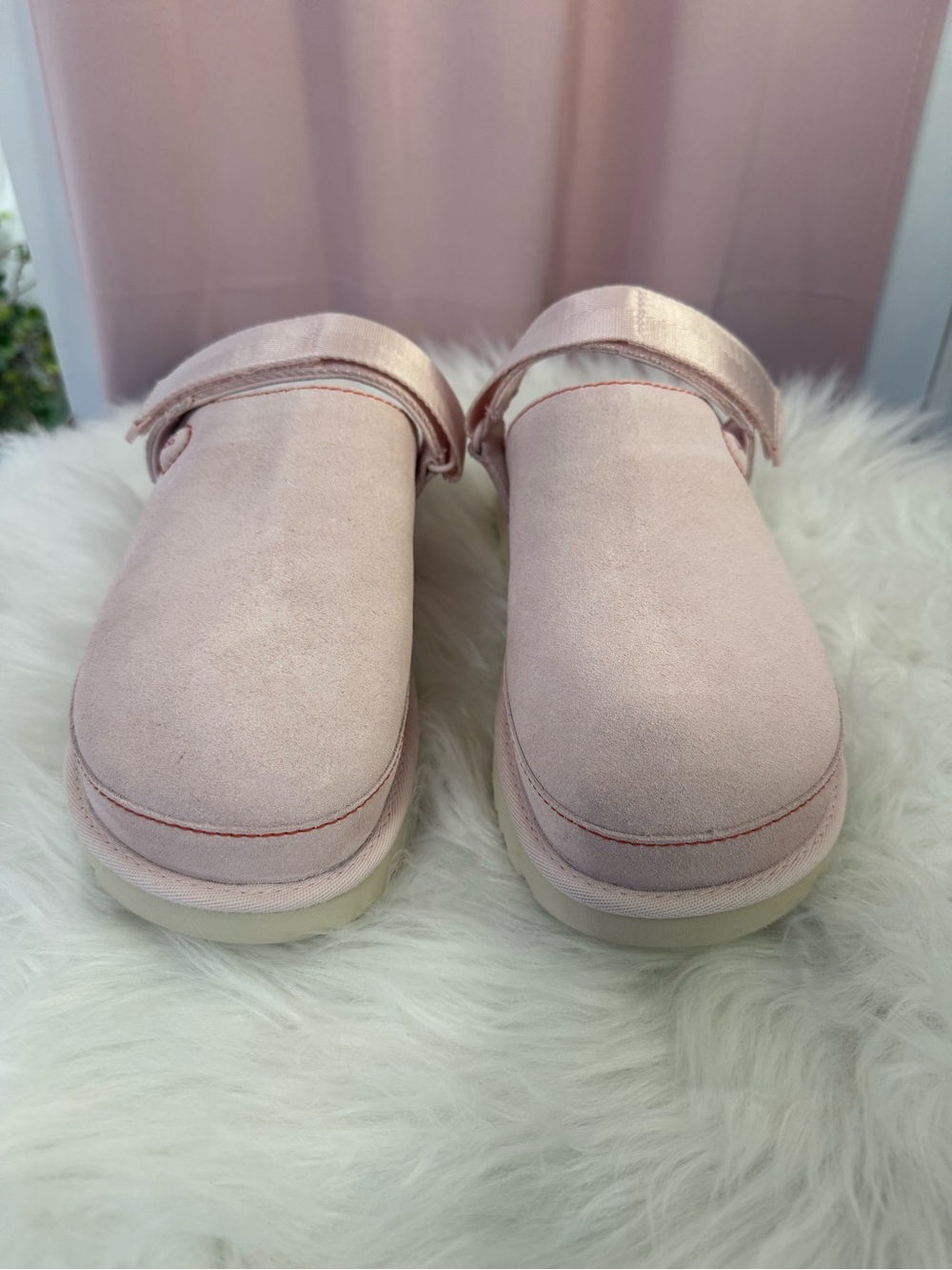 UGG Goldenstar Love Clog | Size 8 | New | Rare Find - Picture 6 of 8